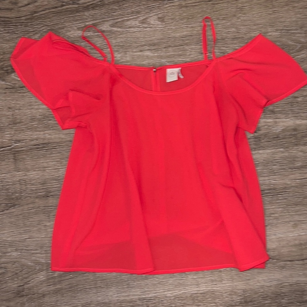 Salmon pink top